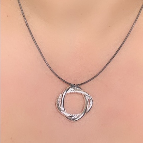 Beautiful Sterling Silver Necklace with gift bag! - Picture 2 of 5